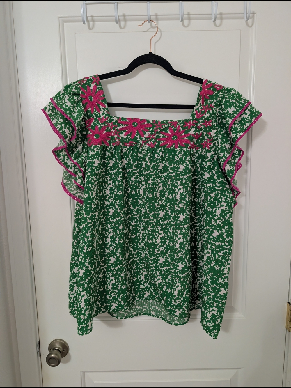 Oddi‎ Green Floral Square-Neck Flutter Sleeve Blouse with Pink Embroidery 2XL